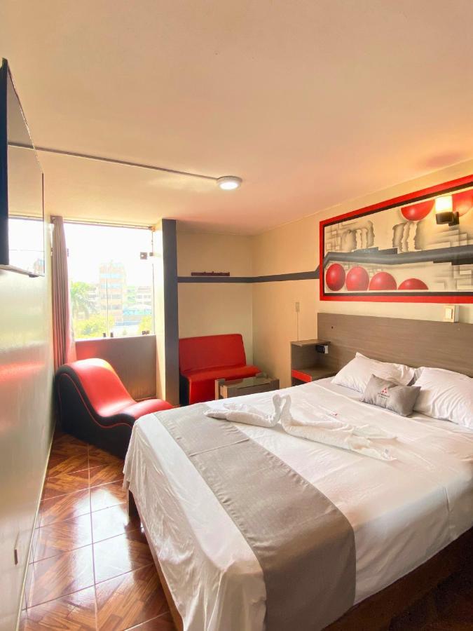 Las Bermudas - Hostal Callao ภายนอก รูปภาพ